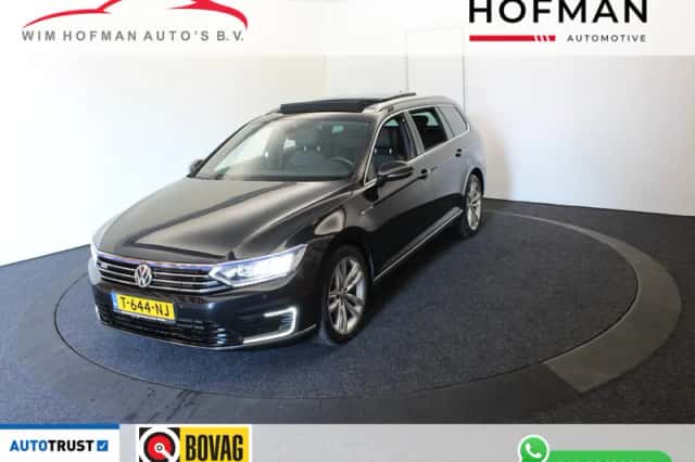 Volkswagen Passat (2018) thumbnail 1