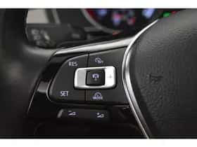 Volkswagen Passat (2018) thumbnail 23