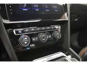 Volkswagen Passat (2018) thumbnail 29