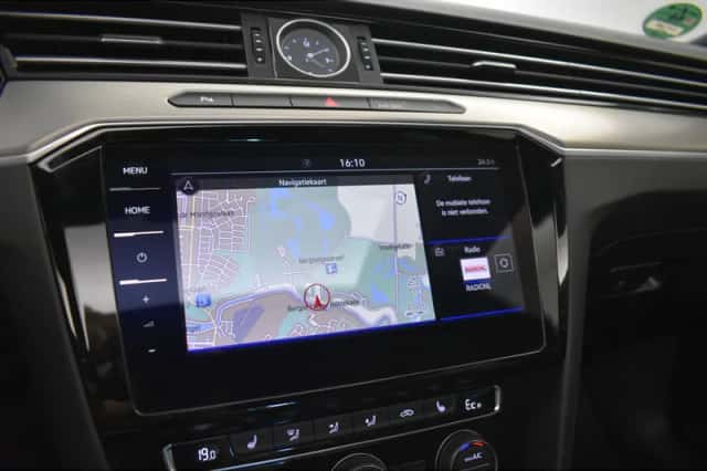 Volkswagen Passat (2018) thumbnail 4
