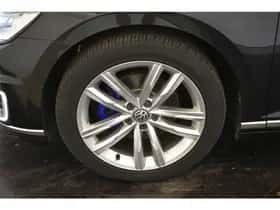 Volkswagen Passat (2018) thumbnail 5