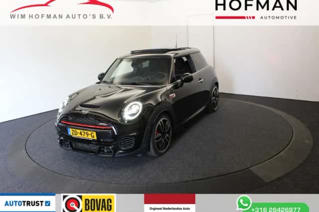 MINI Cooper (2019) thumbnail 1
