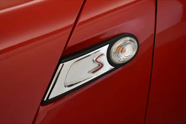 MINI Cooper S (2012) thumbnail 3