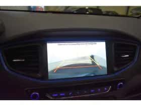 Hyundai Ioniq (2017) thumbnail 2