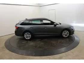 Škoda Octavia (2023) thumbnail 18