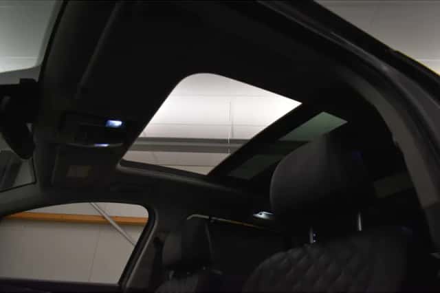Hyundai Santa Fe (2022) thumbnail 2