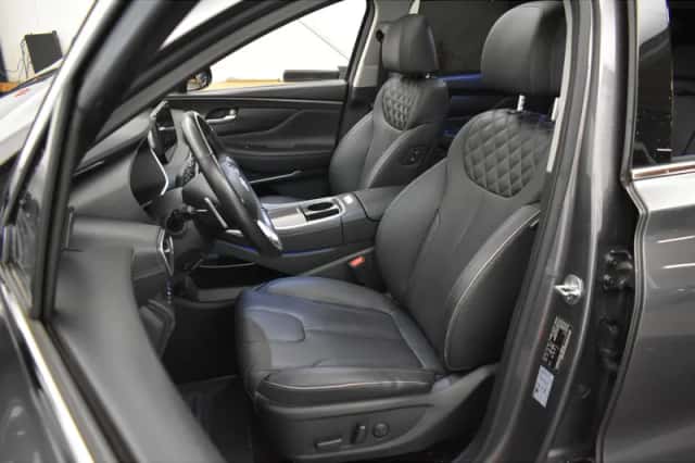 Hyundai Santa Fe (2022) thumbnail 3
