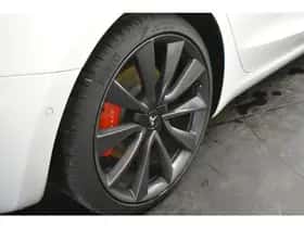 Tesla Model 3 (2019) thumbnail 3