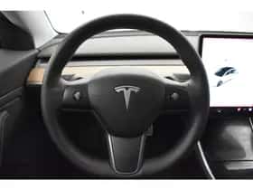 Tesla Model 3 (2019) thumbnail 27