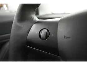 Tesla Model 3 (2019) thumbnail 28