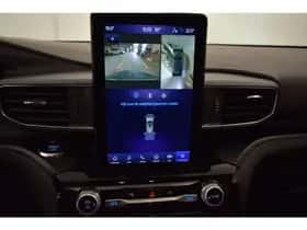 Ford Explorer (2022) thumbnail 3