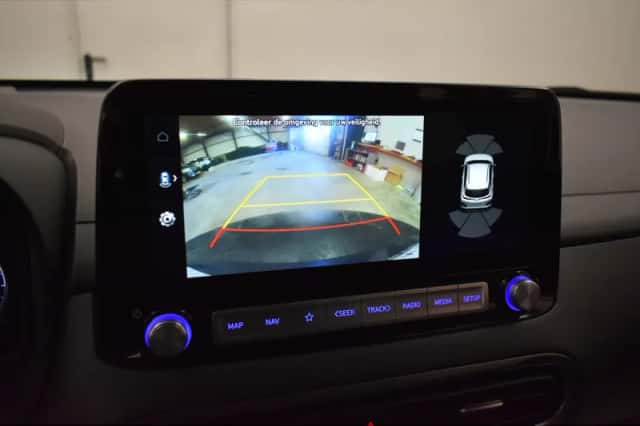 Hyundai Kona (2022) thumbnail 2