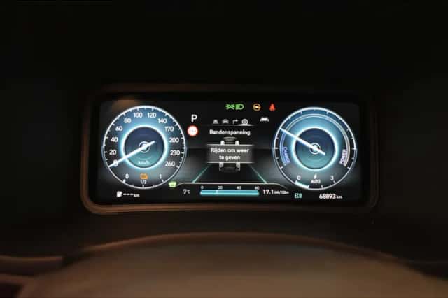 Hyundai Kona (2022) thumbnail 6