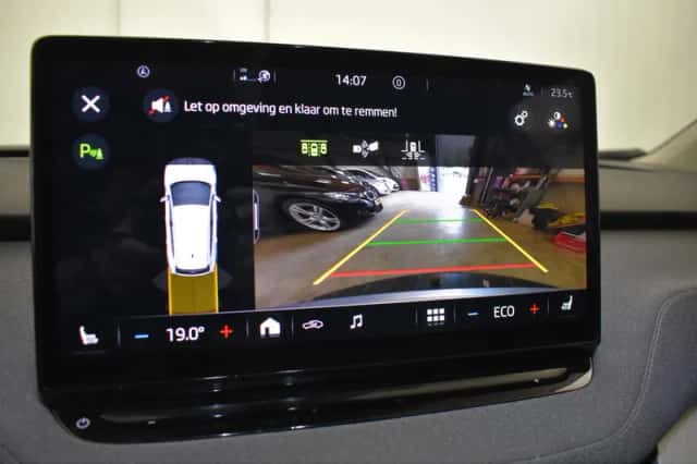 Škoda Enyaq (2021) thumbnail 4