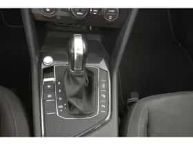 Volkswagen Tiguan (2018) thumbnail 12