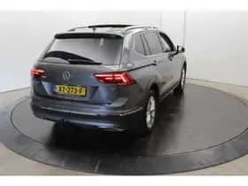 Volkswagen Tiguan (2018) thumbnail 16