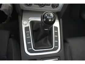 Volkswagen Passat (2015) thumbnail 15