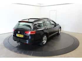 Volkswagen Passat (2015) thumbnail 5