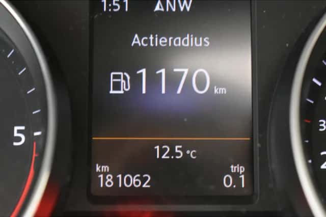 Volkswagen Passat (2015) thumbnail 6
