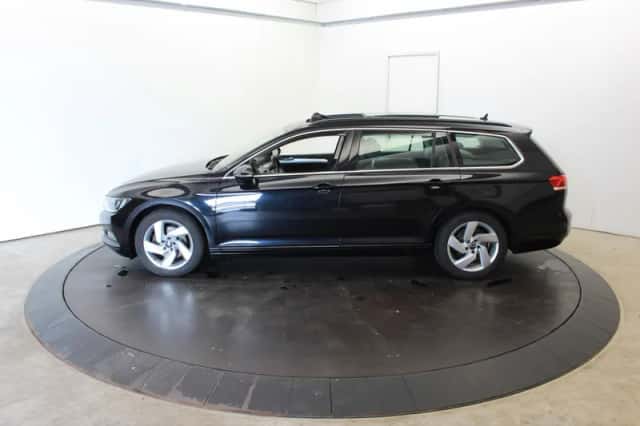 Volkswagen Passat (2015) thumbnail 6