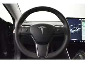 Tesla Model 3 (2019) thumbnail 15