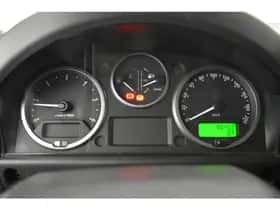 Land Rover Defender (2007) thumbnail 14