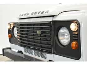 Land Rover Defender (2007) thumbnail 16