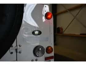 Land Rover Defender (2007) thumbnail 24