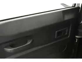 Land Rover Defender (2007) thumbnail 25