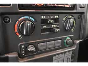 Land Rover Defender (2007) thumbnail 27