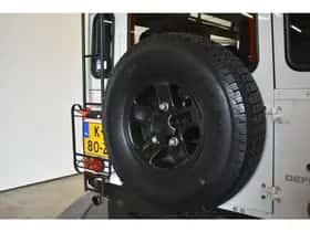 Land Rover Defender (2007) thumbnail 5