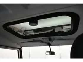 Land Rover Defender (2007) thumbnail 6