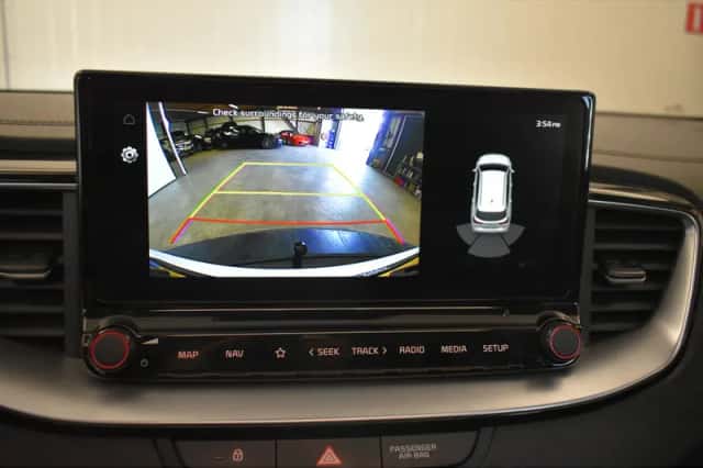 Kia Ceed (2021) thumbnail 2