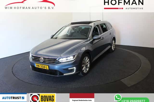 Volkswagen Passat (2015) thumbnail 1