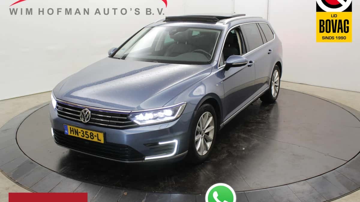 Volkswagen Passat (2015) — foto 1