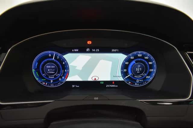 Volkswagen Passat (2015) thumbnail 5