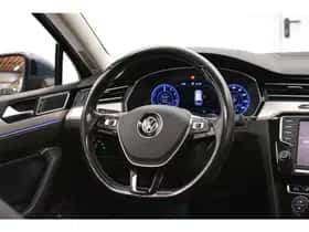 Volkswagen Passat (2015) thumbnail 41