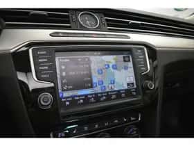 Volkswagen Passat (2015) thumbnail 9