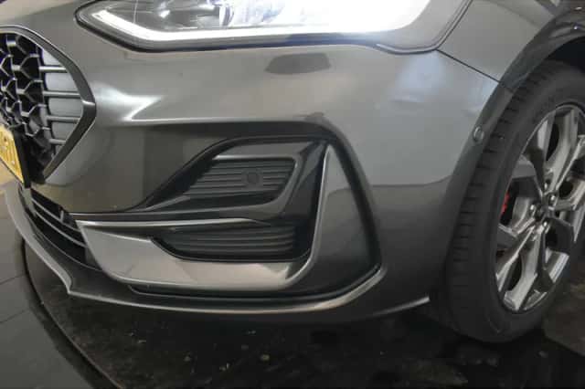 Ford Focus (2022) thumbnail 6
