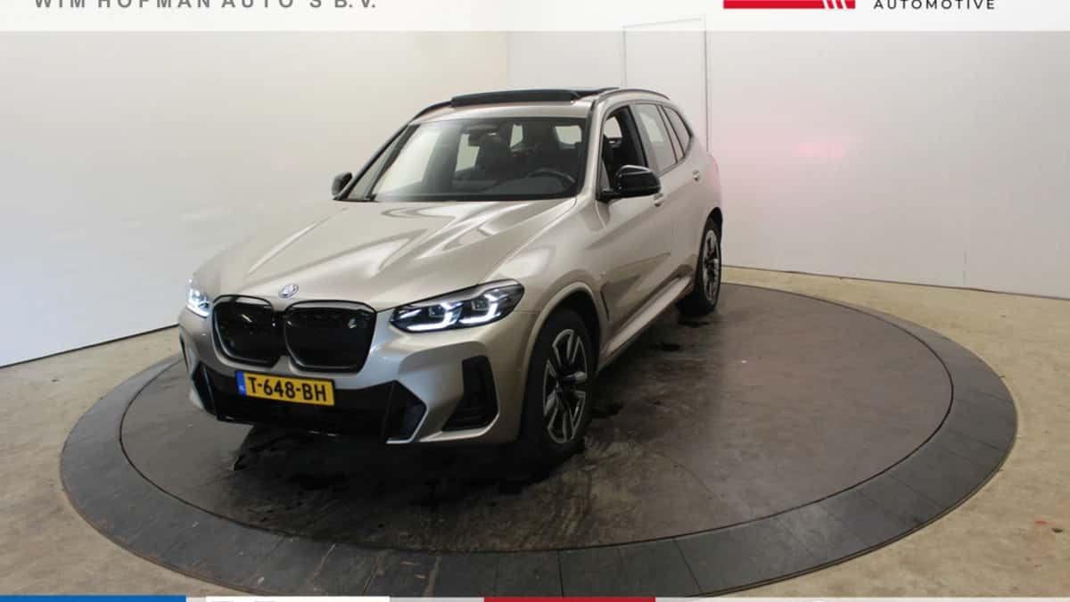 BMW iX3 (2023) — foto 1