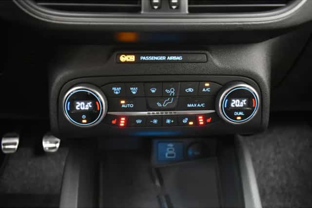Ford Focus (2022) thumbnail 6