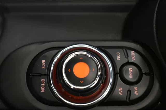 MINI Cooper (2020) thumbnail 5