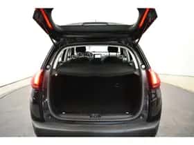Peugeot 2008 (2018) thumbnail 26