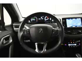 Peugeot 2008 (2018) thumbnail 32