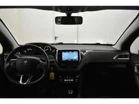 Peugeot 2008 (2018) thumbnail 33