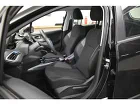 Peugeot 2008 (2018) thumbnail 34