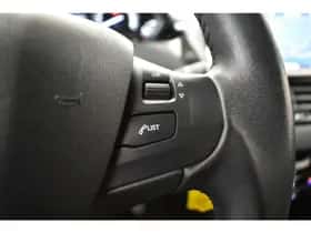 Peugeot 2008 (2018) thumbnail 9
