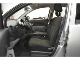 Daihatsu Sirion (2010) thumbnail 23