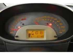 Daihatsu Sirion (2010) thumbnail 7
