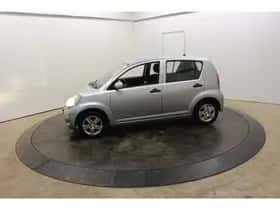 Daihatsu Sirion (2010) thumbnail 9